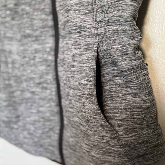 The North Face Women's Gray and Black Vest size M - Picture 2 of 9